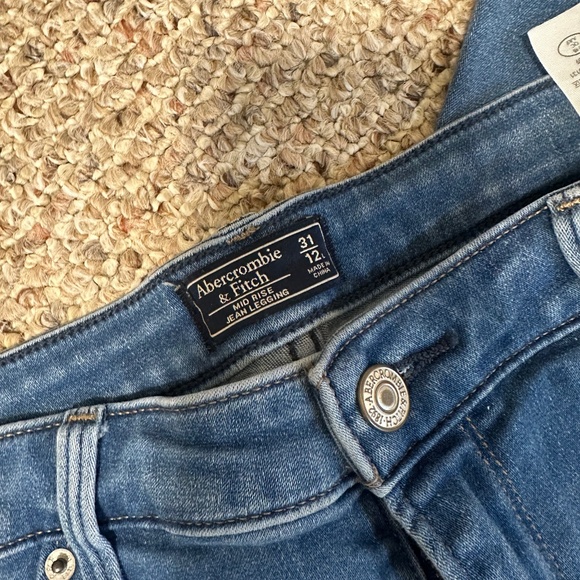 Abercrombie and fitch mid rise jegging - Picture 3 of 4
